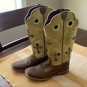 ARIAT BOOTS LIKE NEW